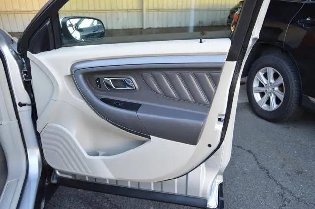 2011 Ford Taurus SEL
