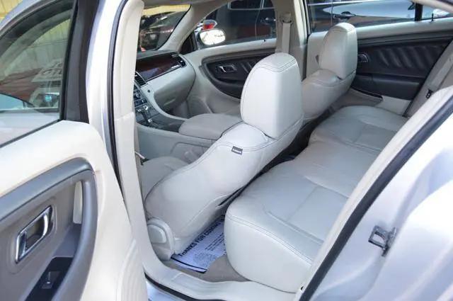 2011 Ford Taurus SEL
