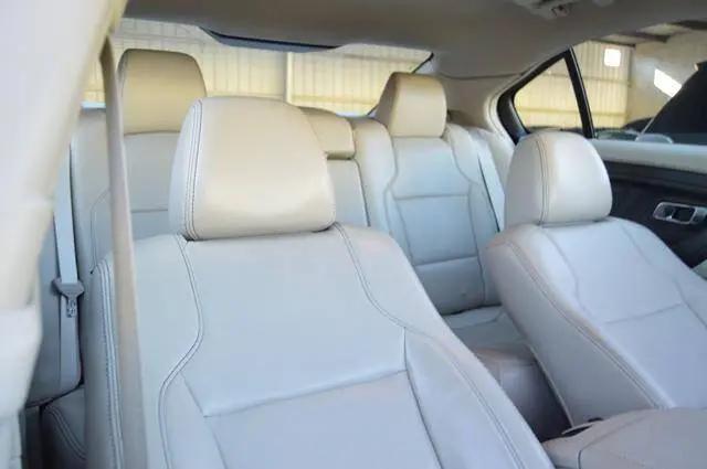 2011 Ford Taurus SEL