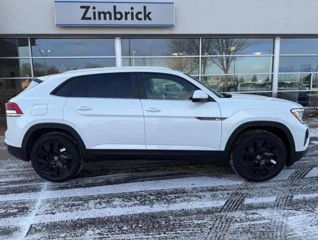 2026 Volkswagen Atlas Cross Sport SE with Technology