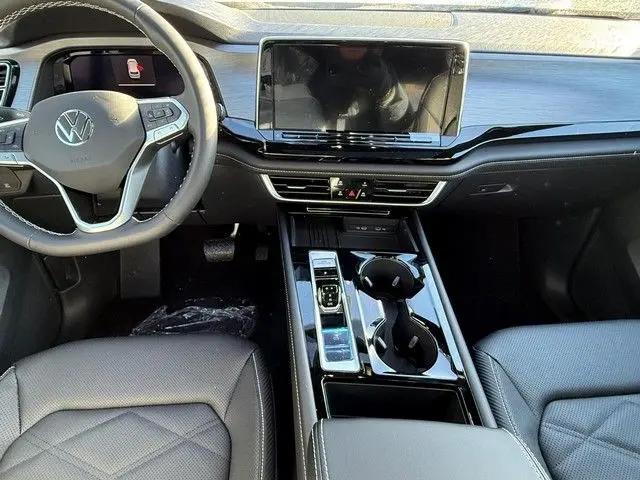 2026 Volkswagen Atlas Cross Sport SE with Technology