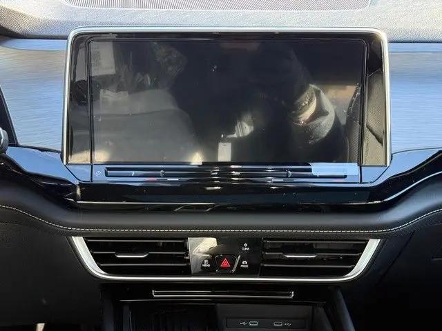 2026 Volkswagen Atlas Cross Sport SE with Technology