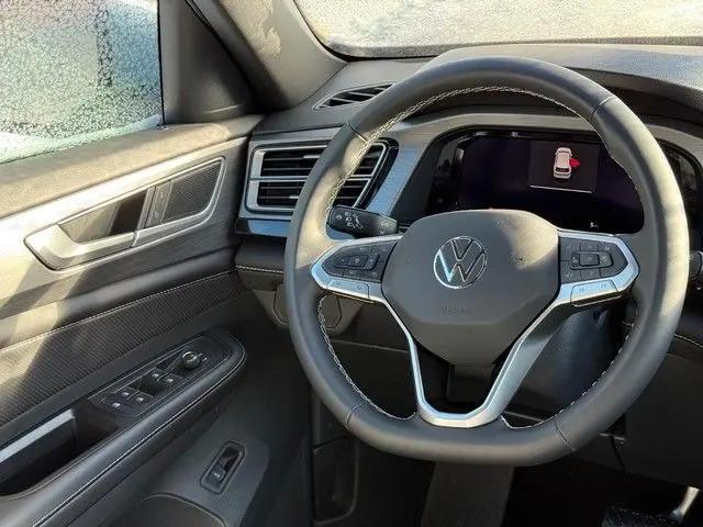 2026 Volkswagen Atlas Cross Sport SE with Technology