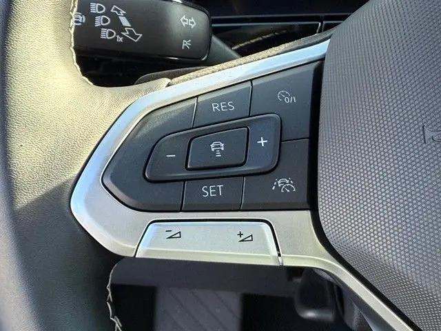 2026 Volkswagen Atlas Cross Sport SE with Technology