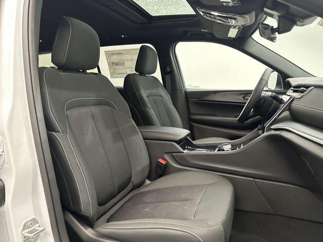2026 Jeep Grand Cherokee L Altitude 4x4