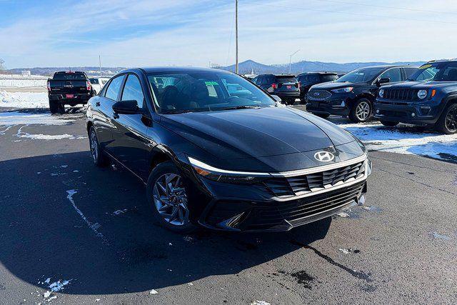 2026 Hyundai Elantra Hybrid Blue for sale in CHILLICOTHE, OH