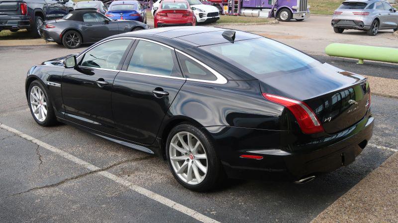 2016 Jaguar XJ R-Sport