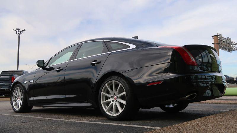 2016 Jaguar XJ R-Sport