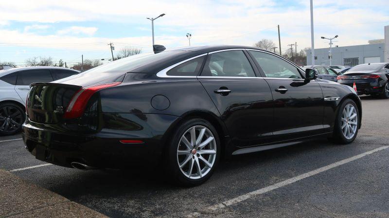 2016 Jaguar XJ R-Sport