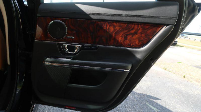 2016 Jaguar XJ R-Sport