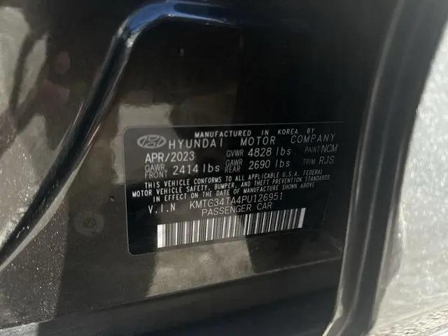2023 Genesis G70 2.0T AWD