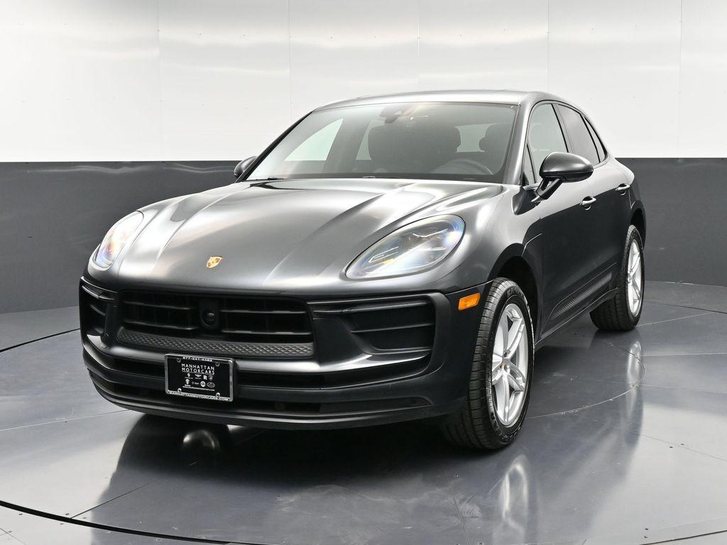 /2025 Porsche Macan