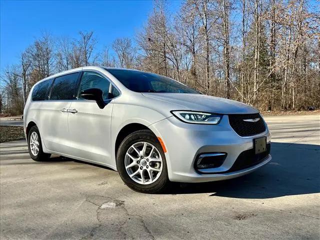 2024 Chrysler Pacifica Touring L for sale in Salem, IL