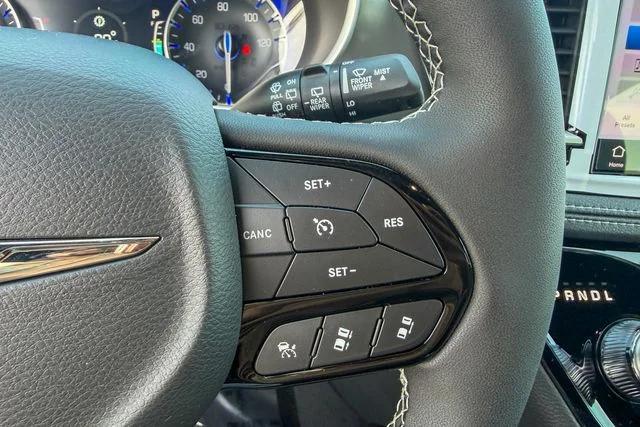 2026 Chrysler Pacifica Select AWD