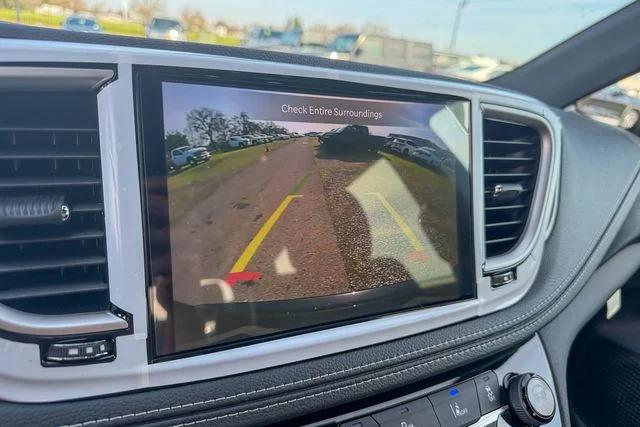2026 Chrysler Pacifica Select AWD
