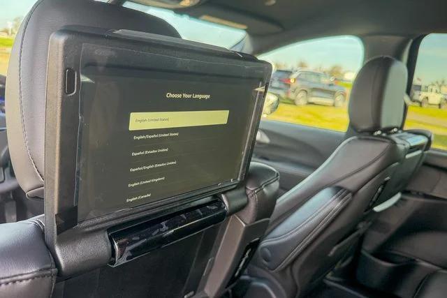 2026 Chrysler Pacifica Select AWD