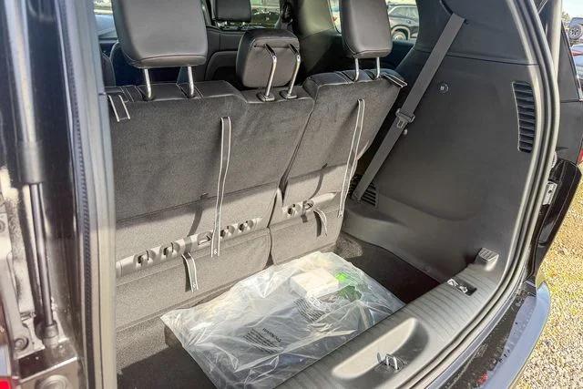 2026 Chrysler Pacifica Select AWD