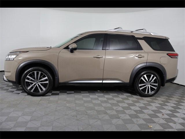 2023 Nissan Pathfinder Platinum FWD
