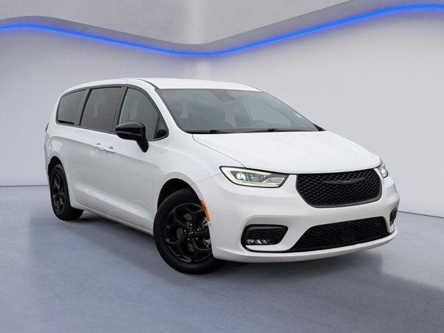2024 Chrysler Pacifica Hybrid S Appearance Pkg