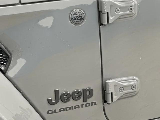 2022 Jeep Gladiator Sport
