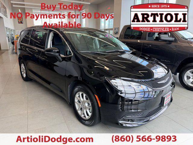 2024 Chrysler Voyager LX