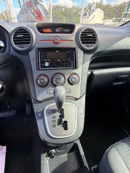 2009 Kia Rondo LX