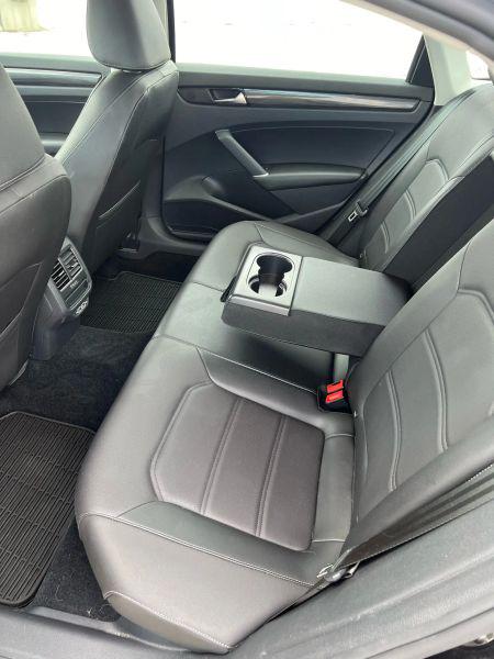 2020 Volkswagen Passat 2.0T R-Line