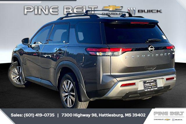 2022 Nissan Pathfinder SL 2WD