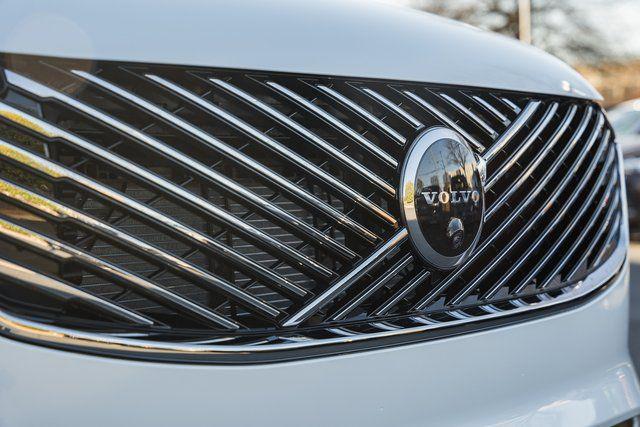 2026 Volvo XC90 Plus, B6 AWD Gas (mild hybrid), Gasoline, Bright, 7 Seats