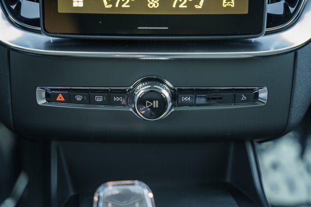 2026 Volvo XC90 Plus, B6 AWD Gas (mild hybrid), Gasoline, Bright, 7 Seats