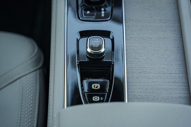 2026 Volvo XC90 Plus, B6 AWD Gas (mild hybrid), Gasoline, Bright, 7 Seats