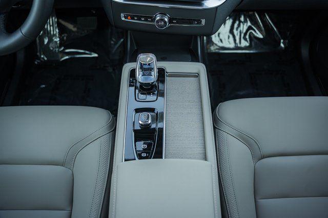2026 Volvo XC90 Plus, B6 AWD Gas (mild hybrid), Gasoline, Bright, 7 Seats