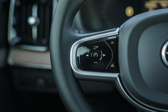 2026 Volvo XC90 Plus, B6 AWD Gas (mild hybrid), Gasoline, Bright, 7 Seats