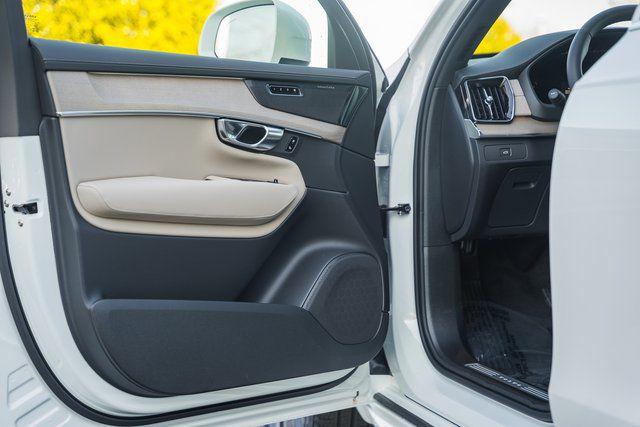 2026 Volvo XC90 Plus, B6 AWD Gas (mild hybrid), Gasoline, Bright, 7 Seats