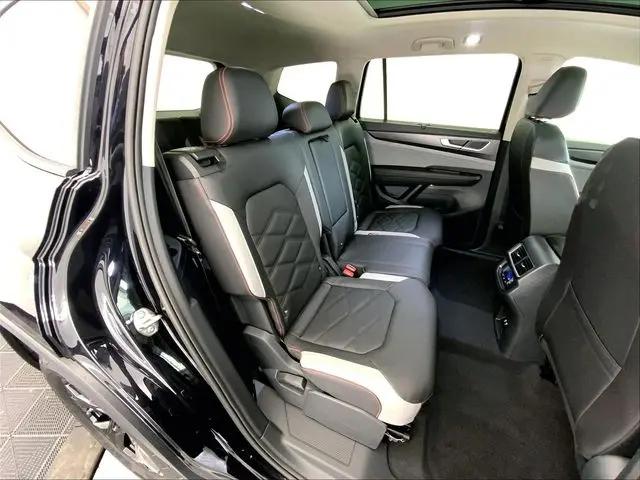 2026 Volkswagen Atlas Peak Edition