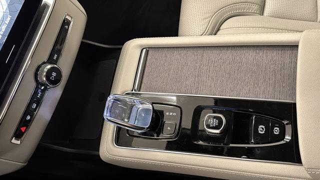 2026 Volvo XC90 Ultra, B6 AWD Gas (mild hybrid), Gasoline, Bright, 7 Seats