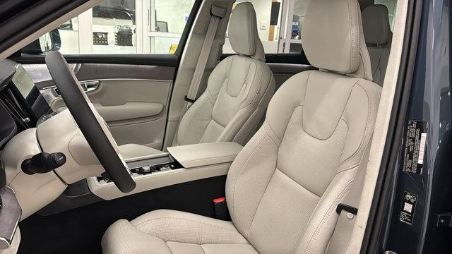 2026 Volvo XC90 Ultra, B6 AWD Gas (mild hybrid), Gasoline, Bright, 7 Seats