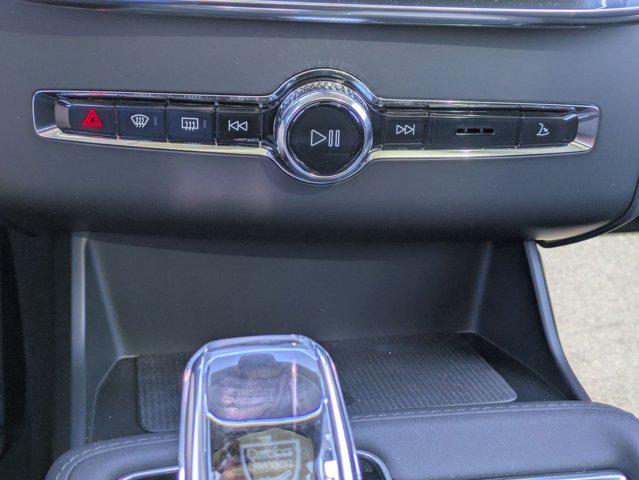 2026 Volvo XC90 Core, B6 AWD Gas (mild hybrid), Gasoline, Bright, 7 Seats