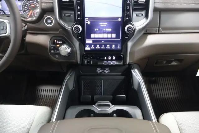 2026 Ram 1500 Laramie Crew Cab 4x4 5'7" Box