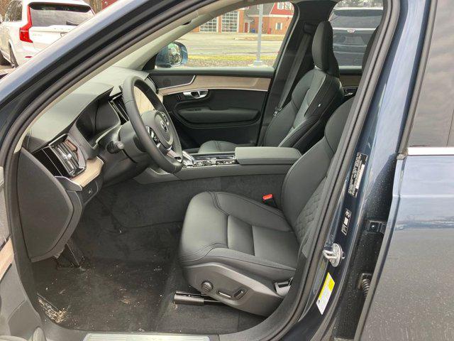 2026 Volvo XC90 Plus, B5 AWD Gas (mild hybrid), Gasoline, Bright, 7 Seats