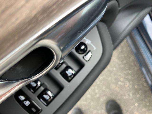 2026 Volvo XC90 Plus, B5 AWD Gas (mild hybrid), Gasoline, Bright, 7 Seats