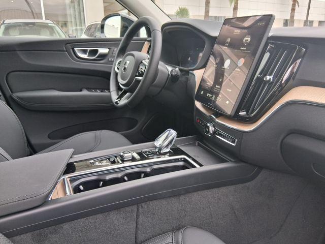 2026 Volvo XC60 B5 Core