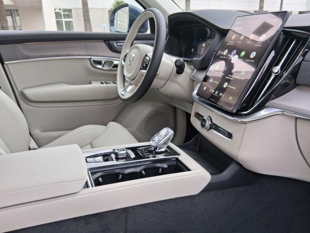2026 Volvo XC90 Ultra, B6 AWD Gas (mild hybrid), Gasoline, Bright, 7 Seats