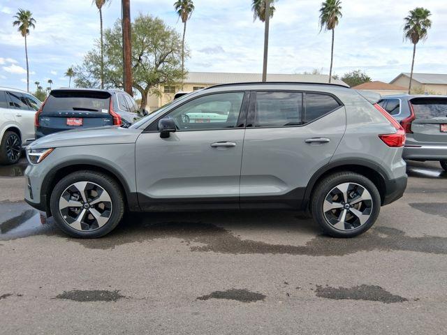 2026 Volvo XC40 Plus, B5 AWD Gas (mild hybrid), Dark