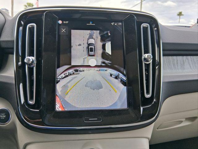 2026 Volvo XC40 Plus, B5 AWD Gas (mild hybrid), Dark