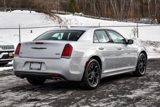 2023 Chrysler 300 Touring L AWD