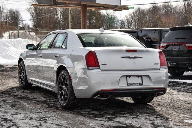 2023 Chrysler 300 Touring L AWD