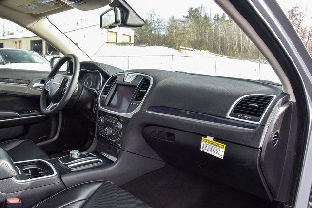 2023 Chrysler 300 Touring L AWD
