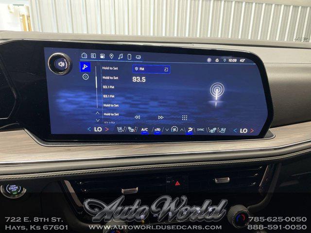 2025 Chevrolet Suburban 4WD Premier