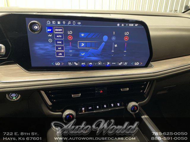 2025 Chevrolet Suburban 4WD Premier